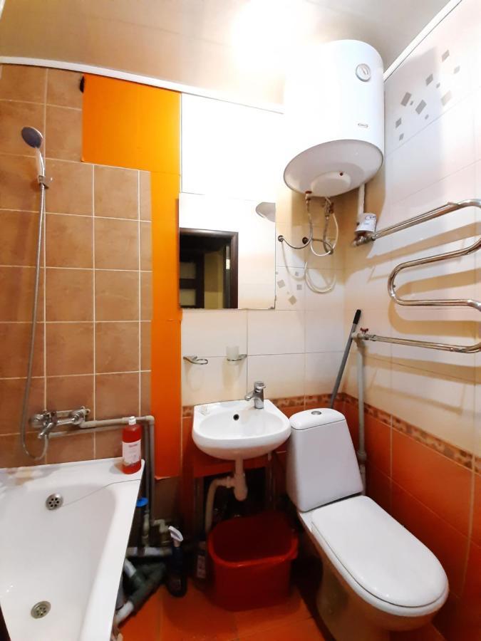 1 Комн Кв Остановка Дворец Спорта Строитель, Рядом С Улицей Химиков Tjerkasy Eksteriør billede